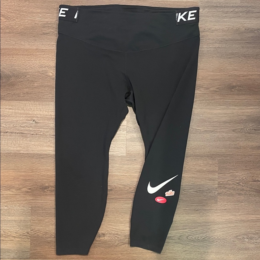 Nike 2X Black and White Leggings, High Rise